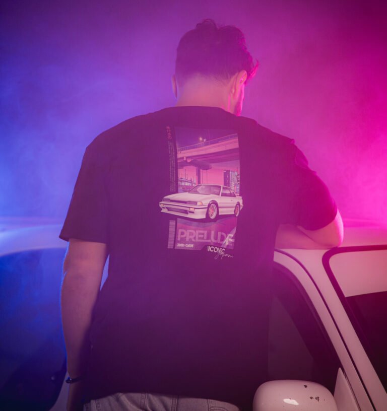 photo de t-shirt prelude 2G dans un univers cyberpunk